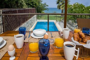 Pool - The Seaside Villa - A beach front compound villa with a private pool (Kalyves)