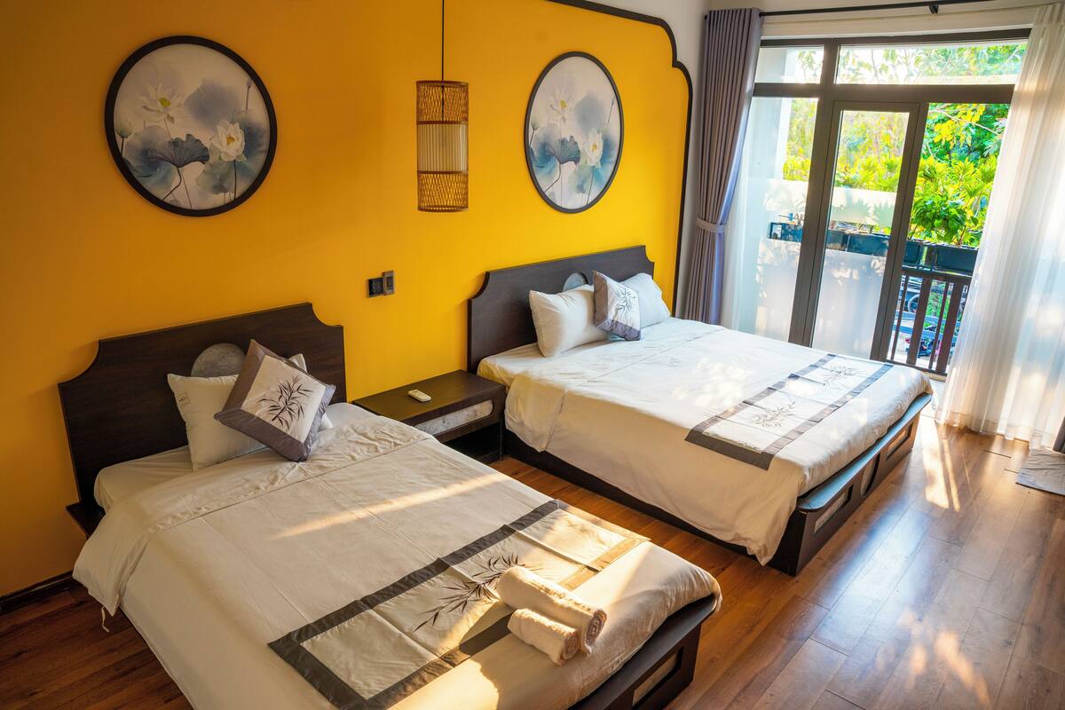 Premium Triple Room, Private Bathroom, City View | Blackout curtains, soundproofing, iron/ironing board (on request)