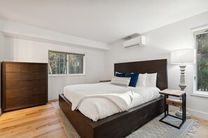 5 Schlafzimmer, Bügeleisen/Bügelbrett, kostenloses WLAN, Bettwäsche