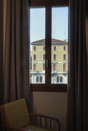 高级公寓, 运 河景观 (Deluxe plus) | 埃及棉床单、高档床上用品、羽绒被、记忆海绵床垫