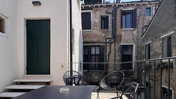 Appartamento Superior, vista canale (Deluxe plus) | Terrazza/patio