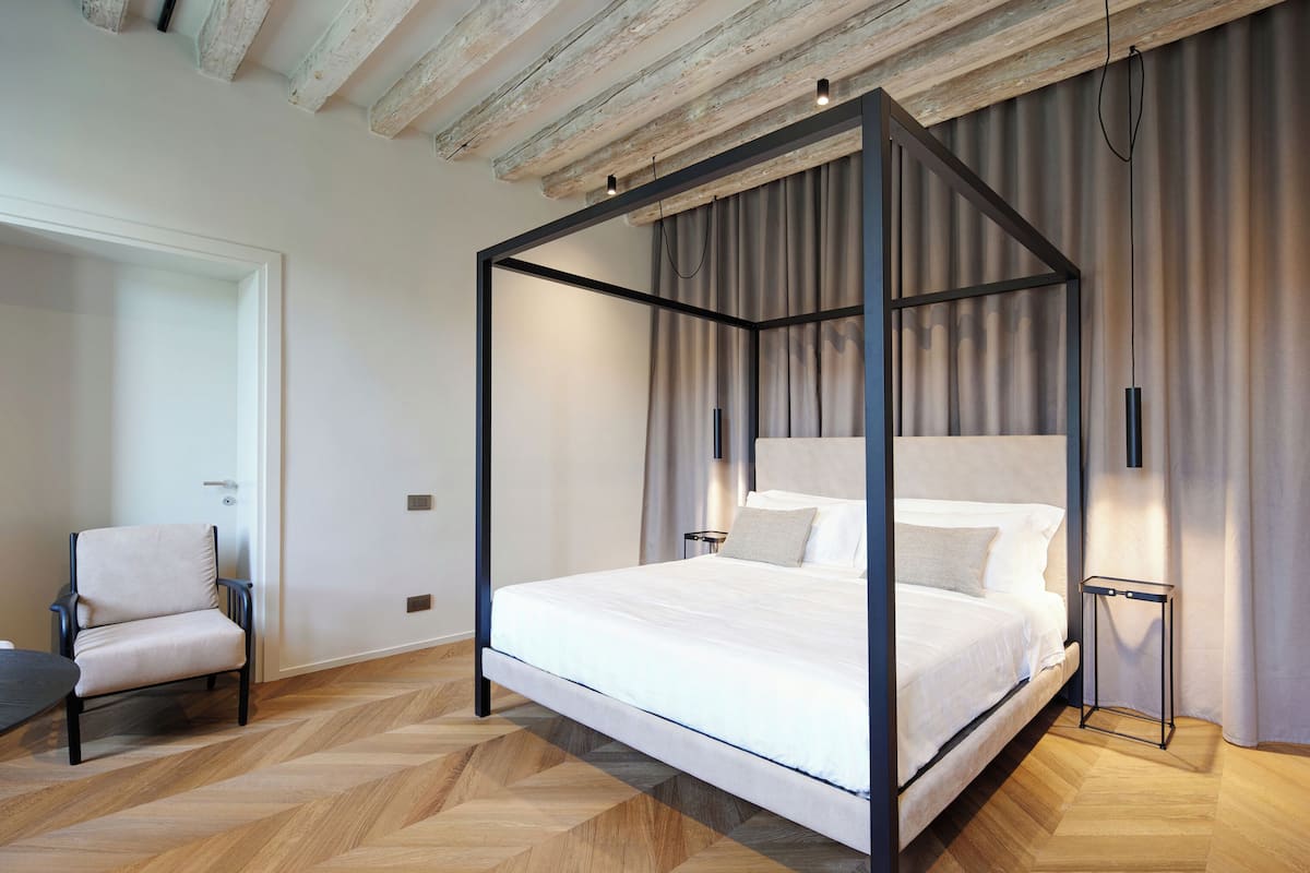 Suite studio exclusive (Loft) | Draps en coton égyptien, literie de qualité, couette en duvet