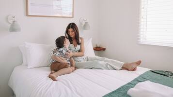 Deluxe Riverview Cabin | 1 bedroom, iron/ironing board, free WiFi, bed sheets