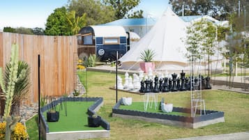 Mini-golf