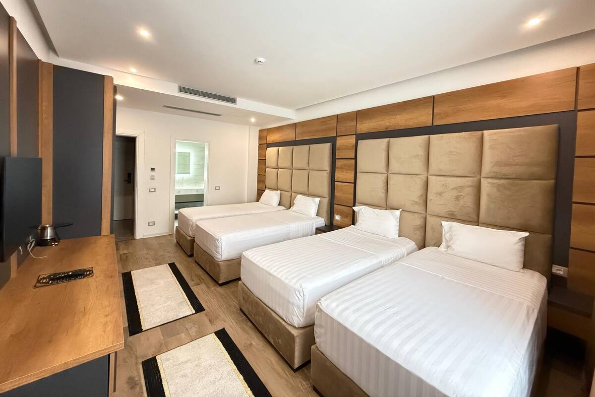 Classic Quadruple Room | 1 bilik tidur, meja, langsir/tirai gelap terus, kalis bunyi