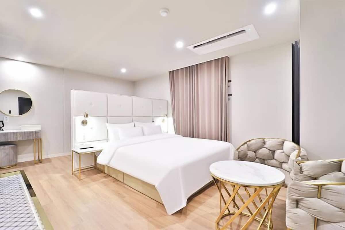 Wifi gratis y ropa de cama