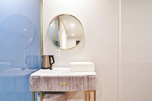Deluxe Double Room | Free WiFi, bed sheets - HADAN DENBASTA HOTEL (Busan)