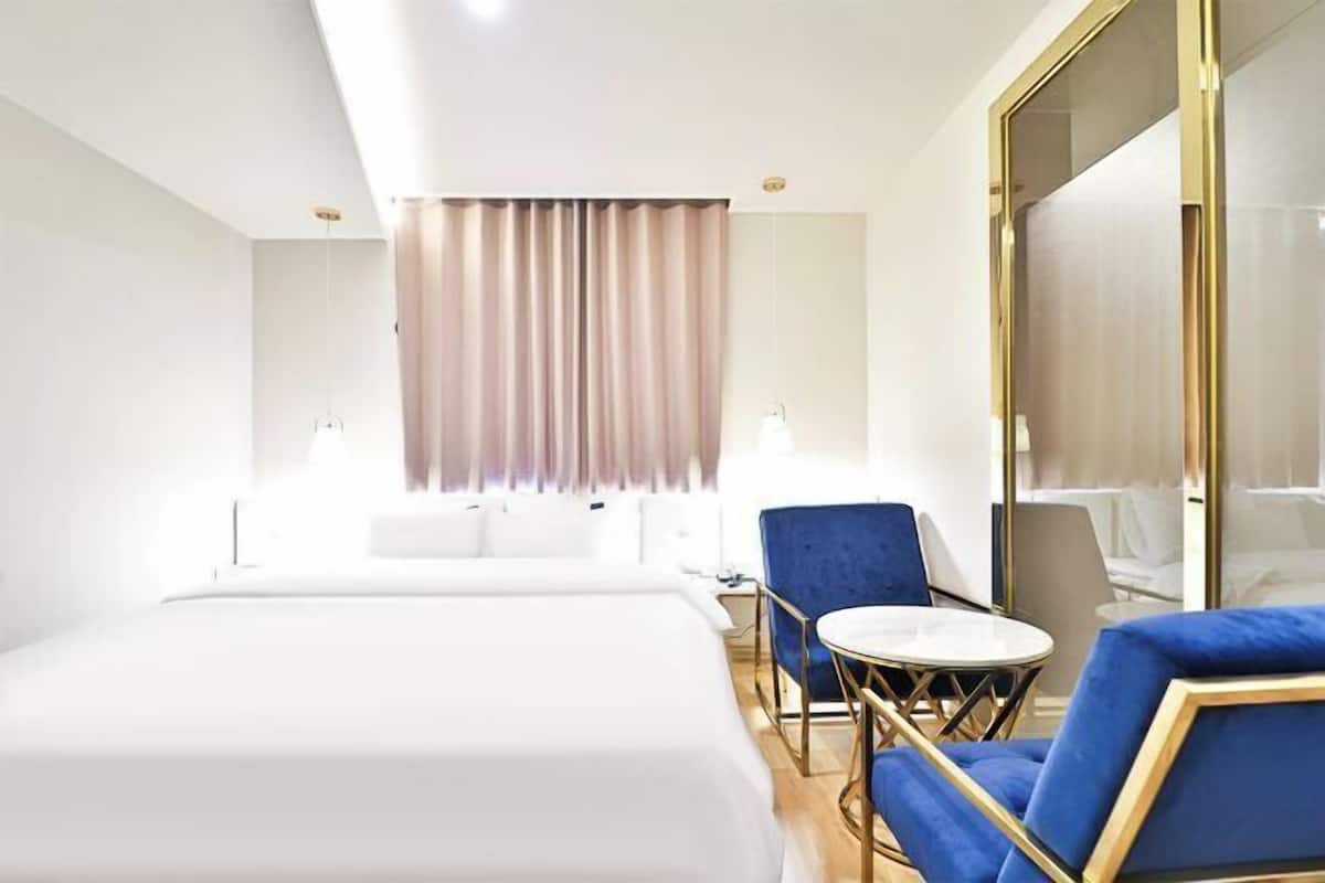 Wifi gratis y ropa de cama