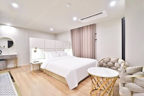 Deluxe Double Room | Free WiFi, bed sheets - HADAN DENBASTA HOTEL (Busan)