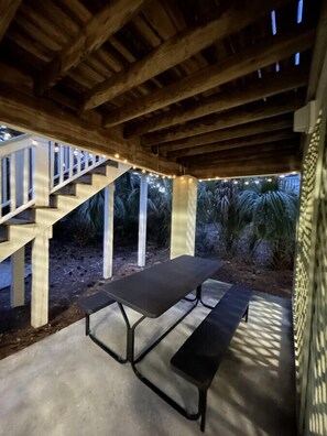 Outdoor dining - 893 Salt Cedar - Community Pool (Fripp Island)