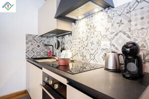 Fridge, microwave, oven, stovetop