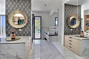 Interior - Contemporary villa (Draguignan)