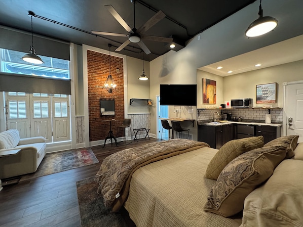 1 bedroom, iron/ironing board, WiFi, bed sheets