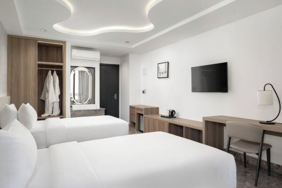 Ropa de cama de alta calidad, colchones con pillow-top y minibar 