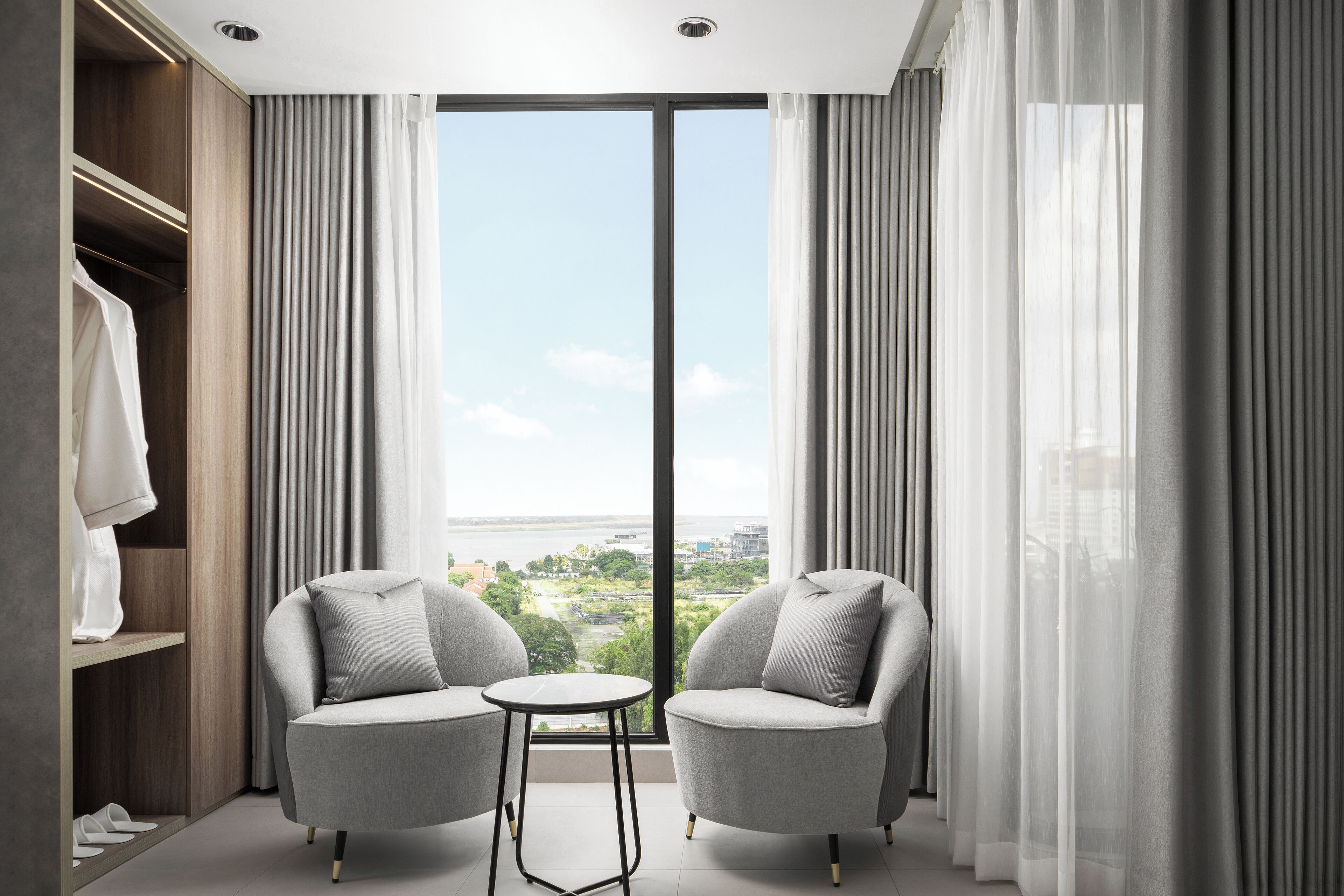 Premier Deluxe Double Room | Premium bedding, pillowtop beds, minibar, in-room safe