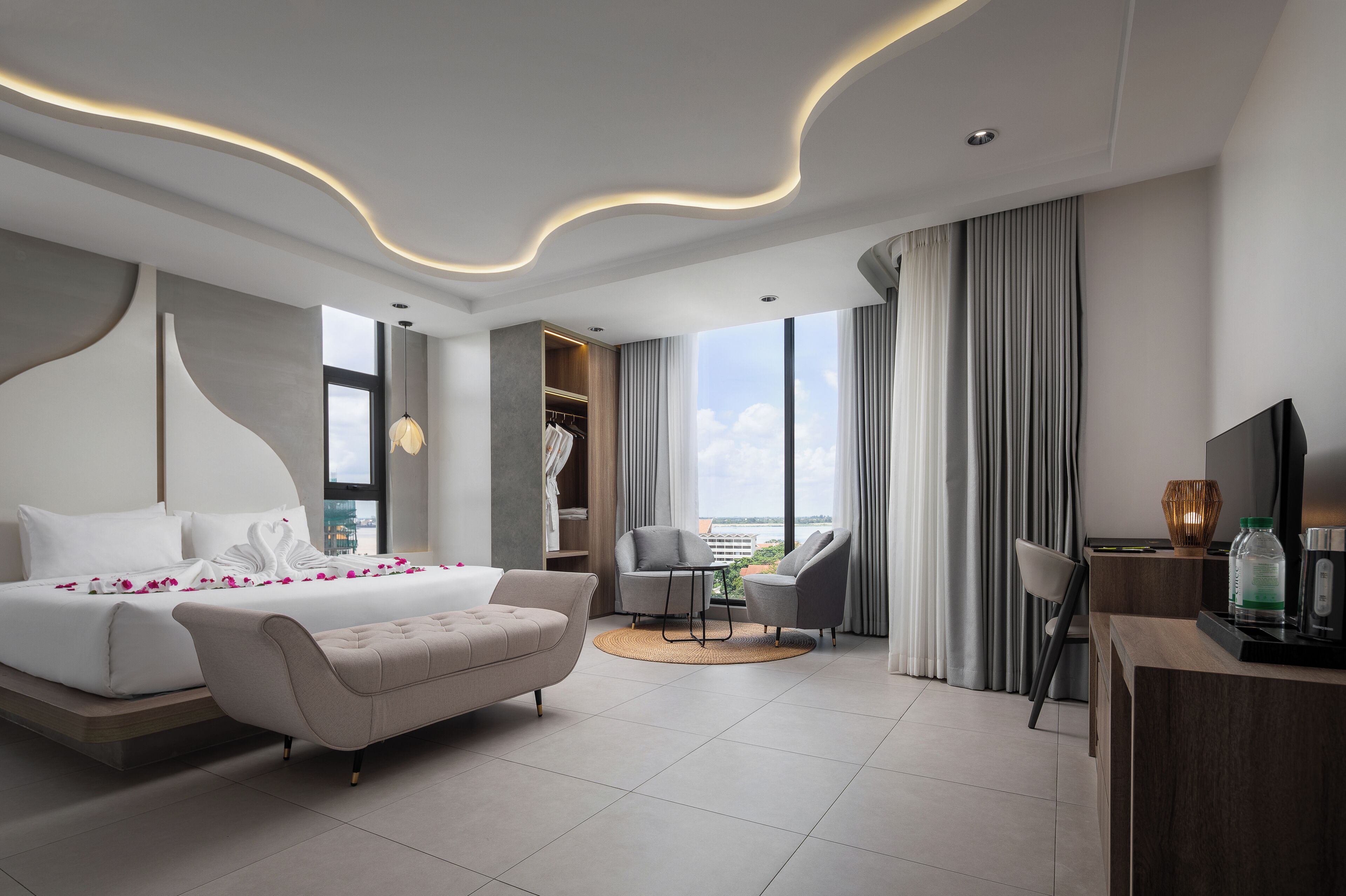 Premier Deluxe Double Room | Premium bedding, pillow-top beds, minibar, in-room safe