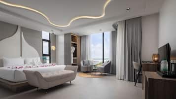 Premier Deluxe Double Room | Premium bedding, pillow-top beds, minibar, in-room safe