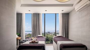 Couples treatment rooms, sauna, hot tub, steam room, body treatments