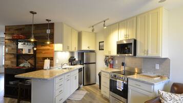 冰箱、微波炉、烤箱、炉灶