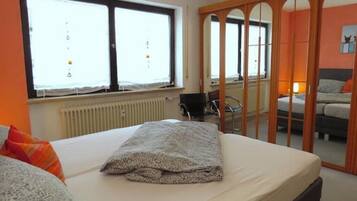 2 Schlafzimmer, Schreibtisch, Bügeleisen/Bügelbrett, kostenloses WLAN