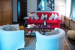 In-room safe, iron/ironing board, free WiFi - Ratiu House (Turda)