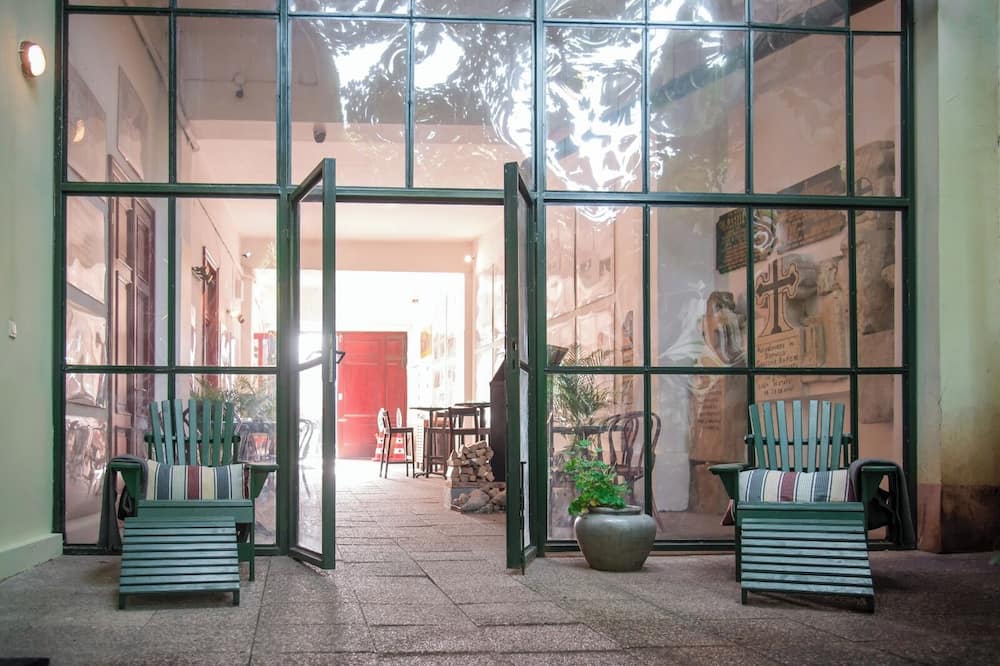 Ratiu House
