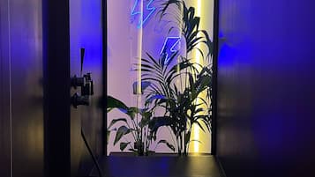 Stay Rebel (103) | Bathroom shower