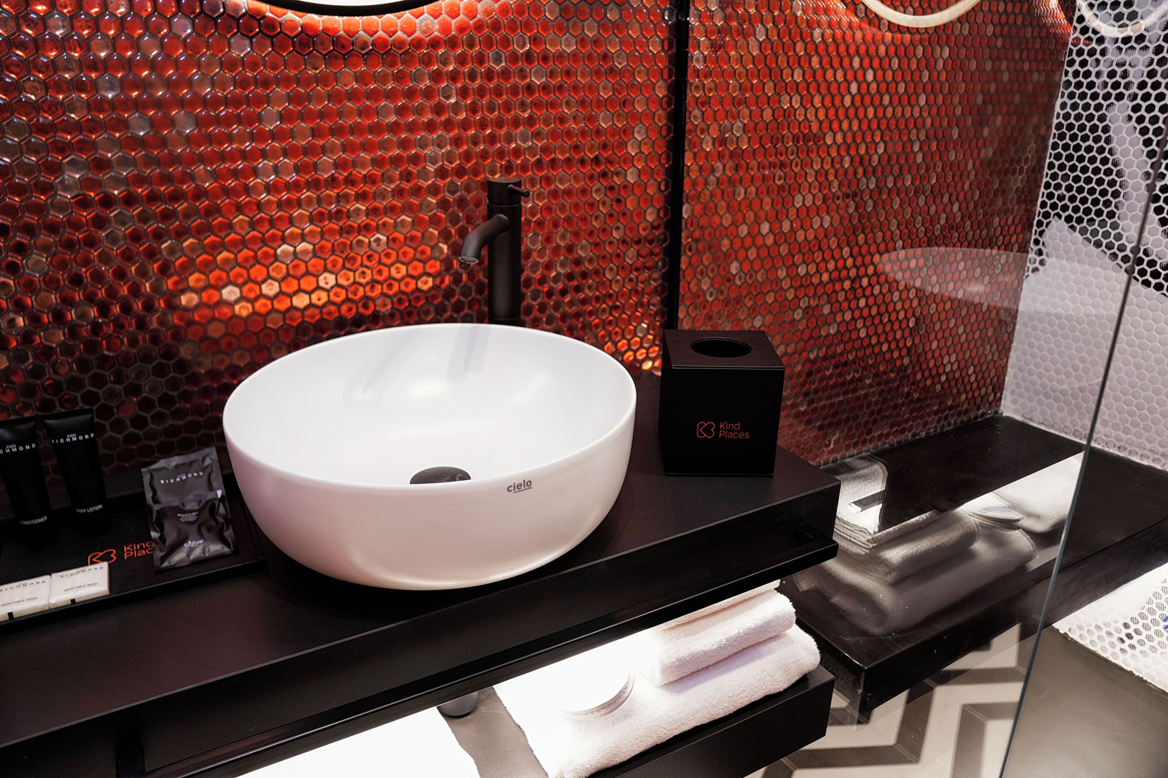 Make Love Not Rules (102) | Bathroom | Designer toiletries, hair dryer, bathrobes, slippers