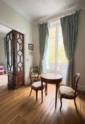 Suite, Ensuite (Suite Verdi) | Lounge - Suite de l'Opéra  (Vichy)