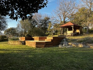 Property grounds - Loue Belle Maison Avec Jardin et Piscine au Calme, Environs D'aix-en-provence (Pourrières)