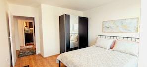 2 chambres, fer et planche à repasser, Wi-Fi, draps fournis