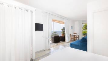 Studio Panorama | Brankas, setrika/meja setrika, dan Wi-Fi gratis