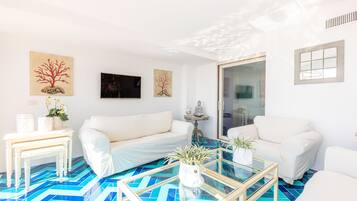 Luxury Condo | Living area