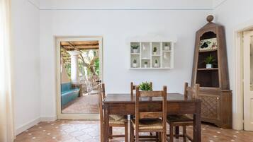 Executive Apartment, 3 Bedrooms | Living area