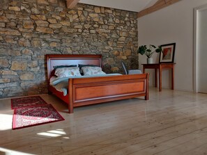 2 makuuhuonetta, Wi-Fi, vuodevaatteet