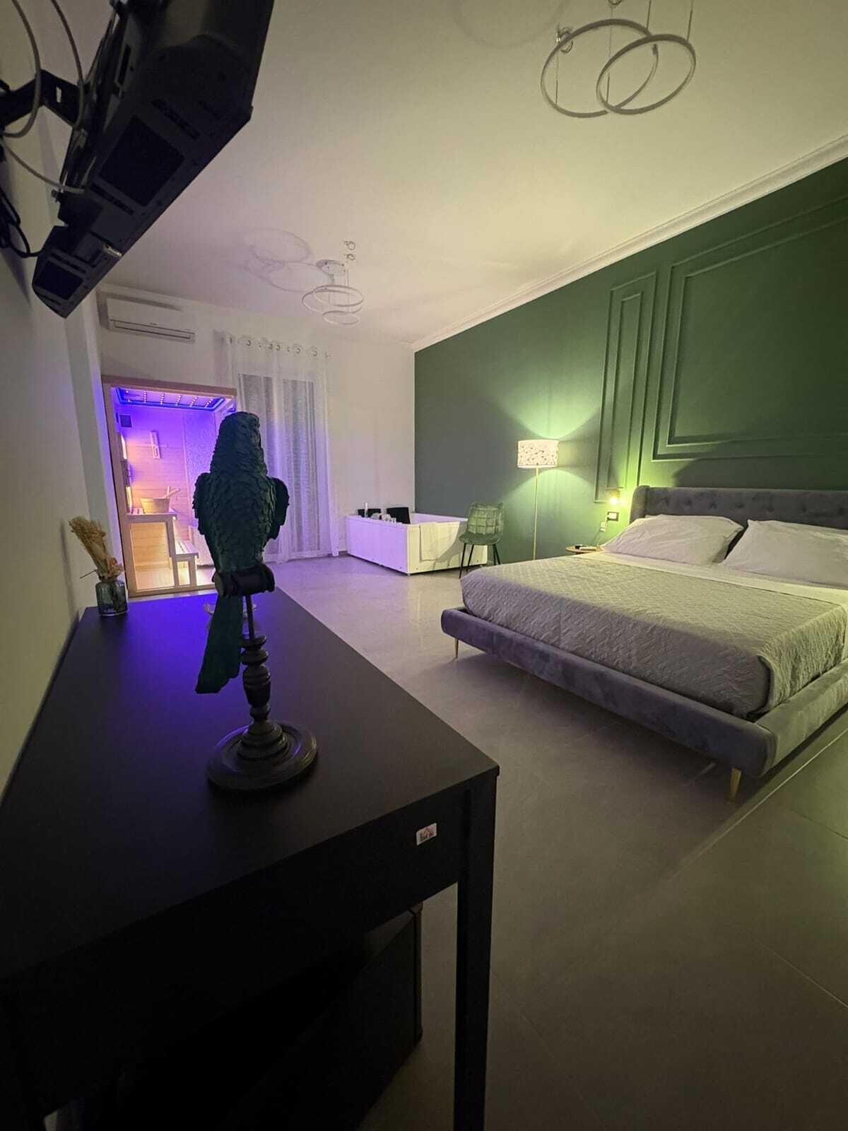 Superior Room, Non Smoking | Premium bedding, memory foam beds, individually furnished, desk