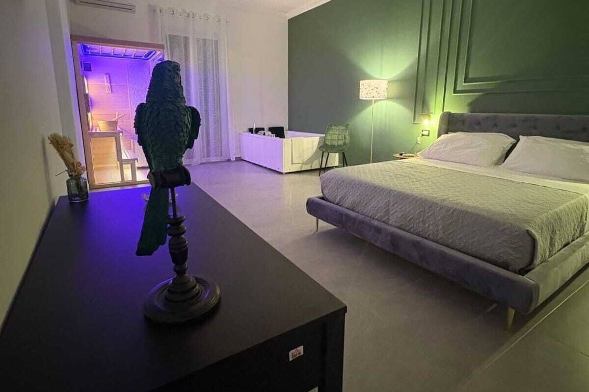 أغطية فراش متميزة وأسرّة بإسفنج يتكيف مع شكل الجسم وطراز فريد لكل وحدة