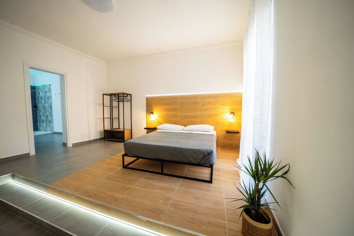 Design Room, Non Smoking