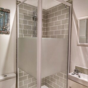Dusche, Handtücher, Seife, Toilettenpapier