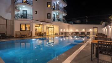 Piscina externa sazonal