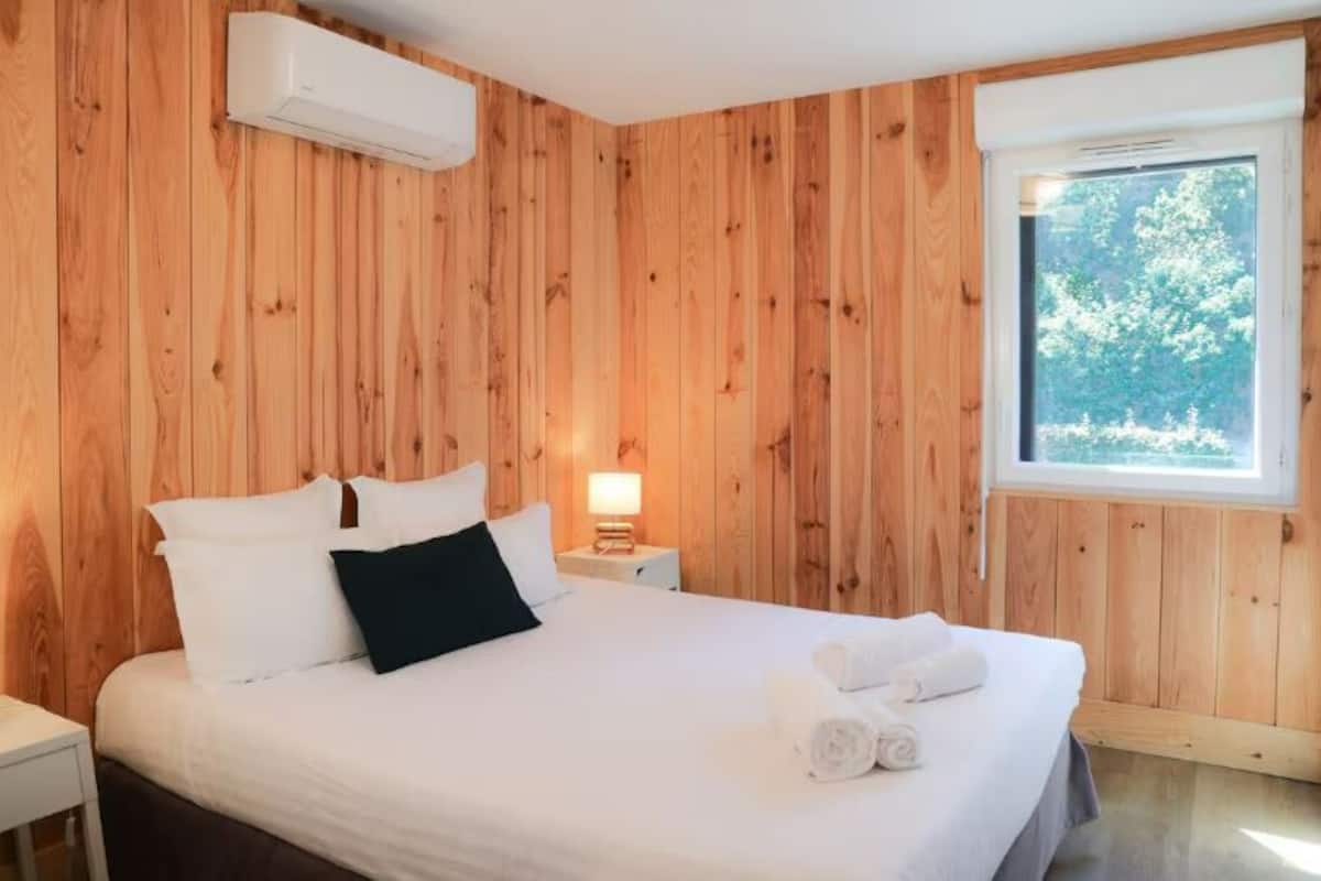 Mobiliario individual y sistema de insonorización