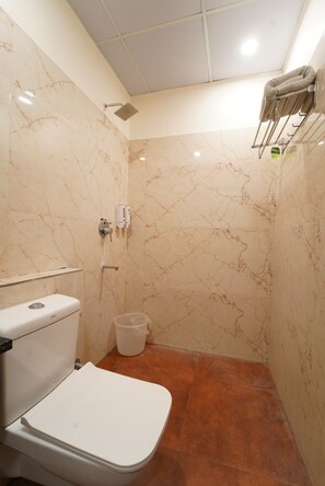 Bathroom - Tushar Group of Hotels - Polo Inn Sez (Jaipur)