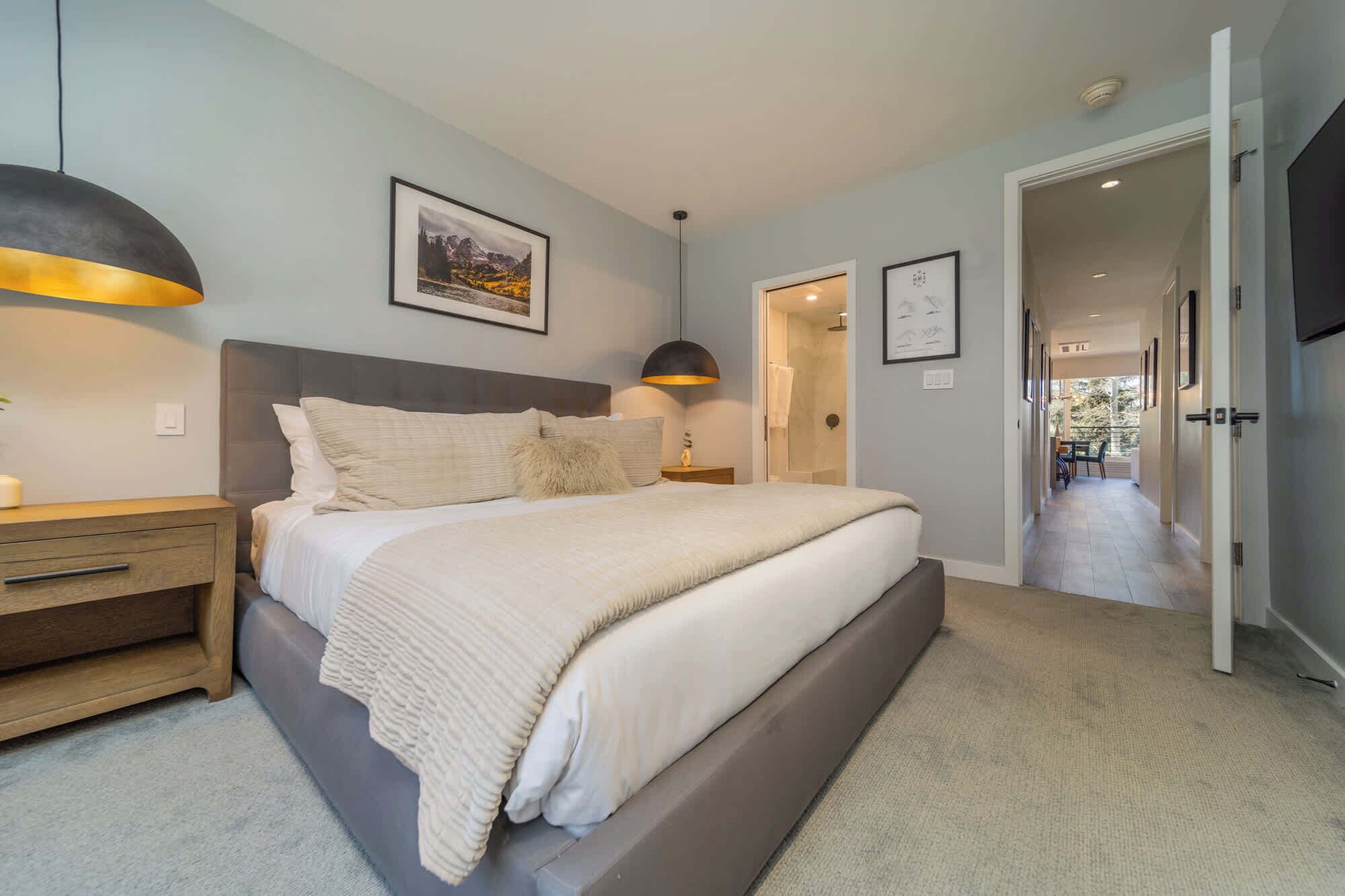 3 bedrooms, in-room safe, desk, iron/ironing board