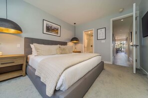 3 chambres, coffres-forts dans les chambres, bureau