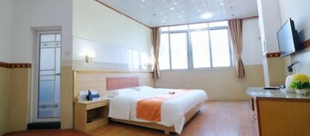 Xintian Lvye Hotel
