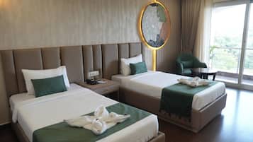 Super Deluxe Hill View Room with Balcony | Minibar, desk, laptop workspace, iron/ironing board