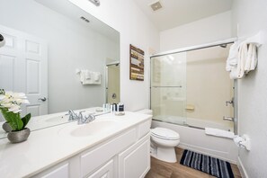 Apartment (New Listing, Beautiful Vacation Townh) | Bathroom
