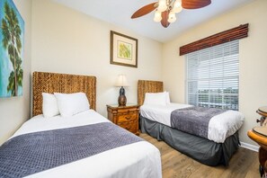 Condo (Beautiful Condo Vista Cay, Near Parks) | 3 bedrooms, free WiFi