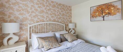 3 Schlafzimmer, Schreibtisch, Bügeleisen/Bügelbrett, Reisekinderbett