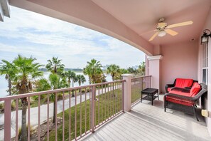 Terrace/patio - Epic Universe Premium Lake View Condo, Vista Cay - 1002 (Orlando)